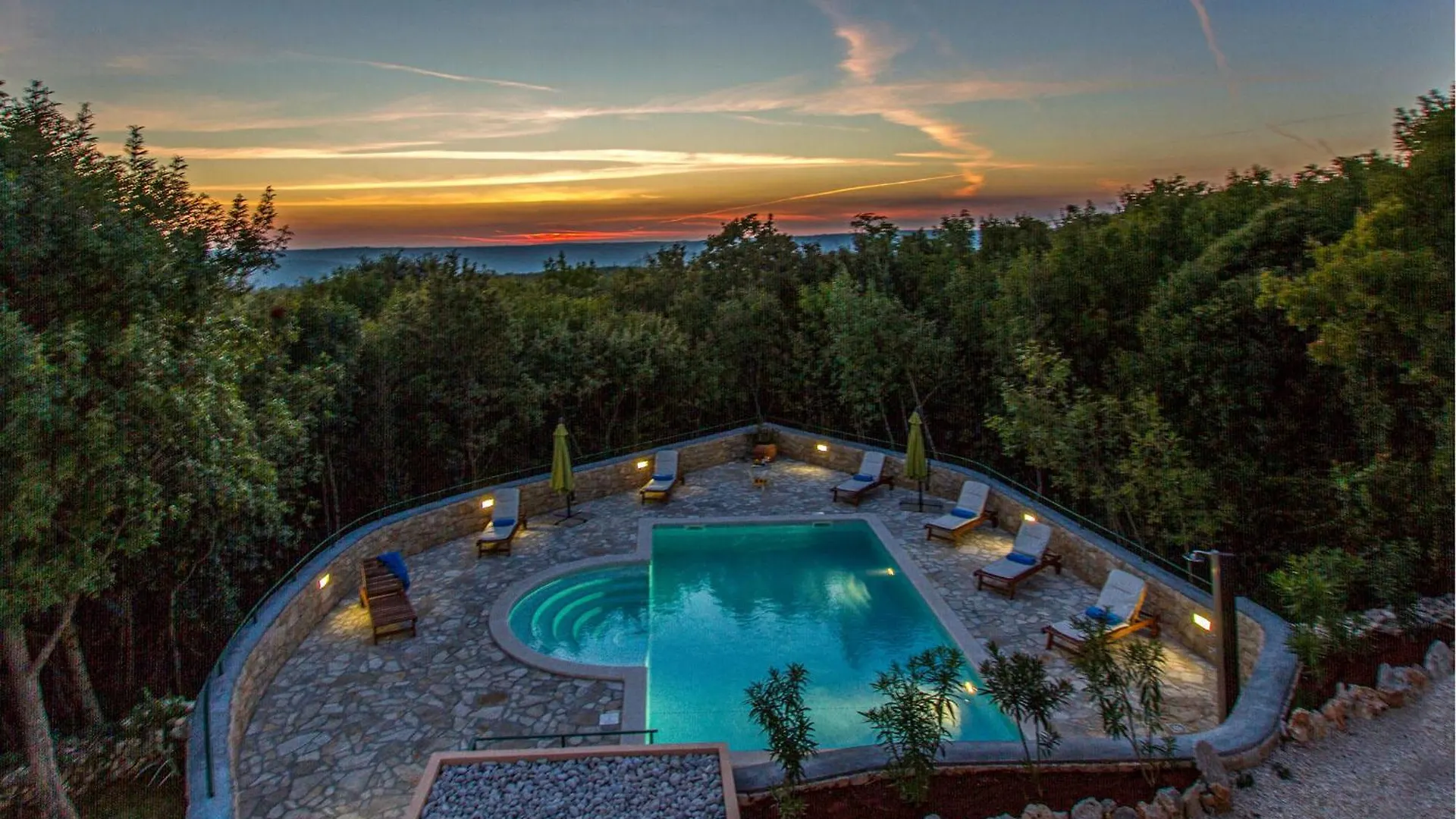 Lovely Home In Koromacno With Wifi بيت للعطل